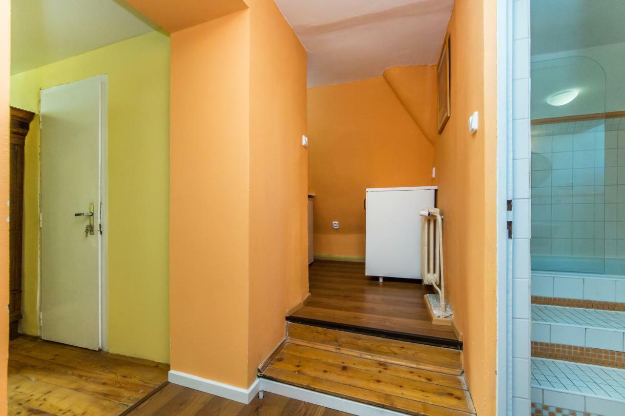 Nostalgia Apartment