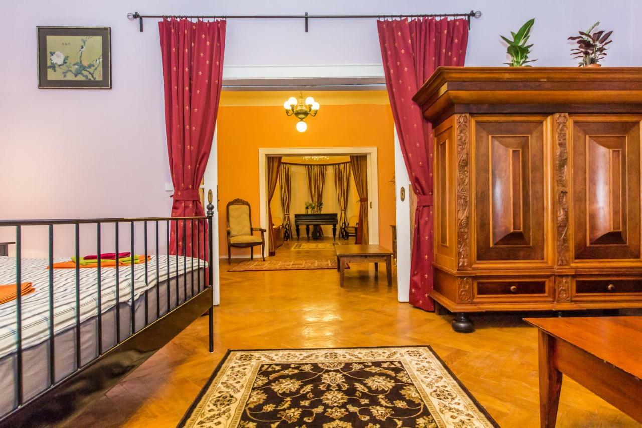 Nostalgia Apartment